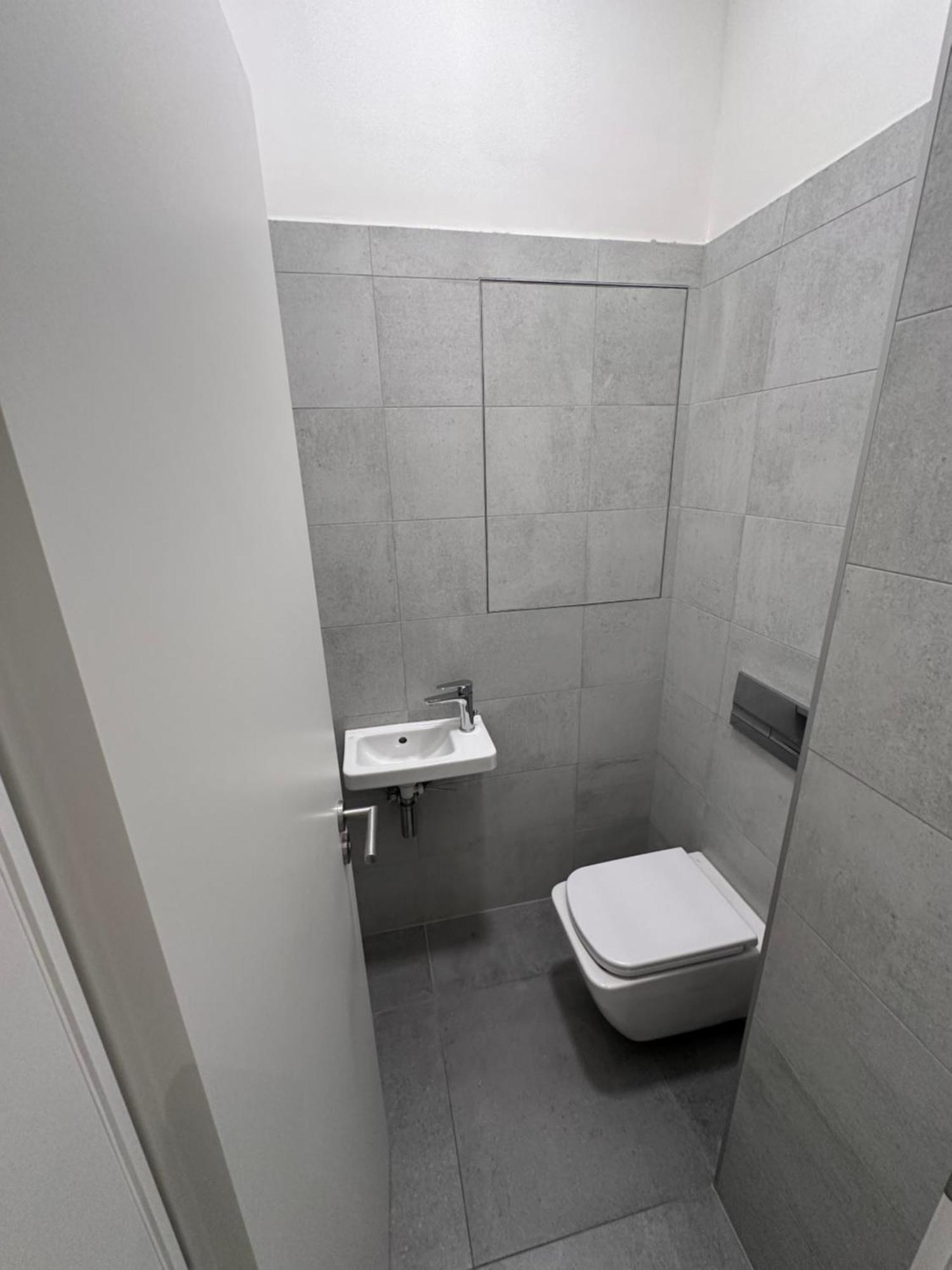 Family With 2 Bedrooms, Terrace And Free Garage Parking * Pozsony